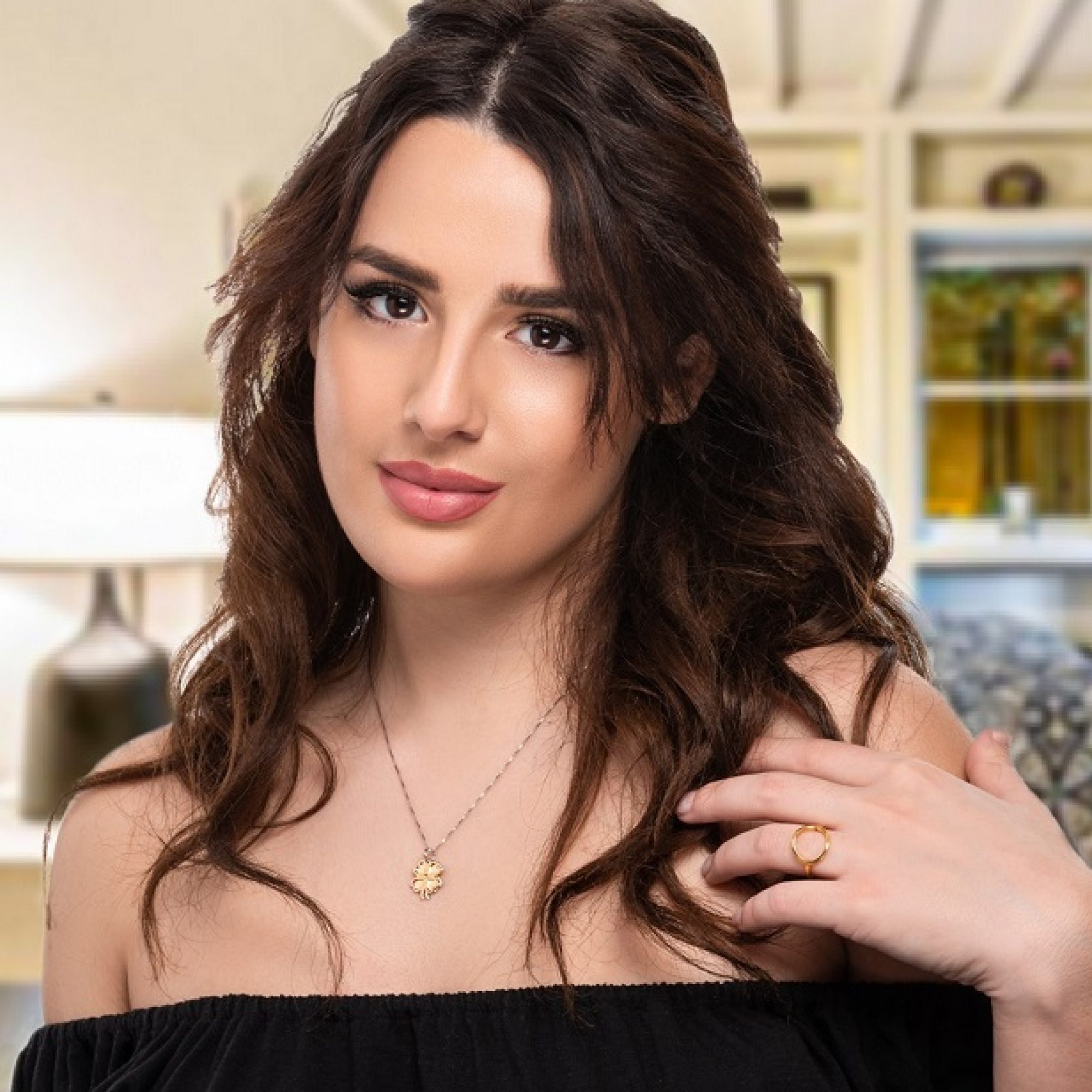 Κολιέ τετράφυλλο τριφύλλι με λεπτομέρειες σε ροζ χρυσό