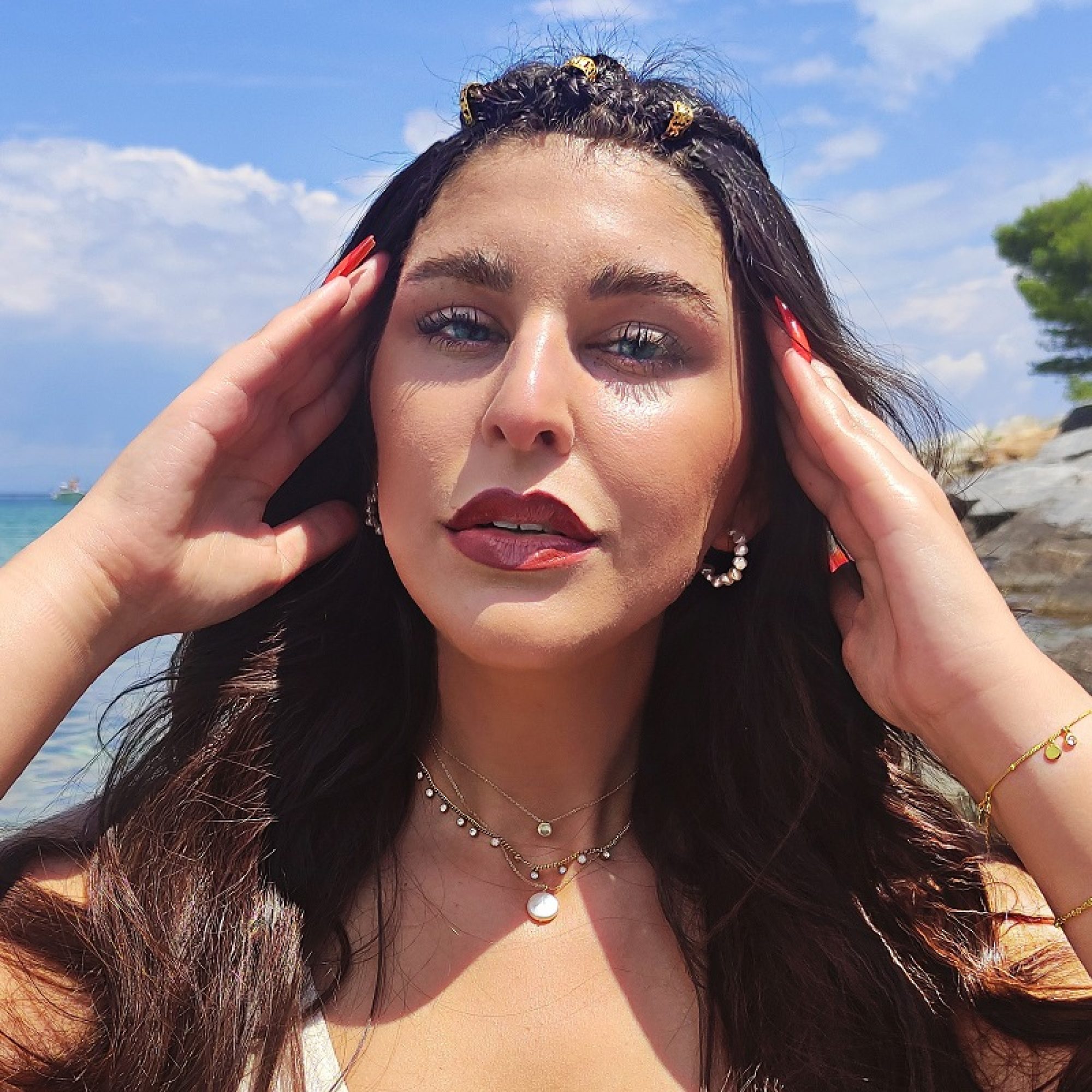 Διπλό κολιέ επίχρυσο με πέτρα ζιργκόν και φίλντισι