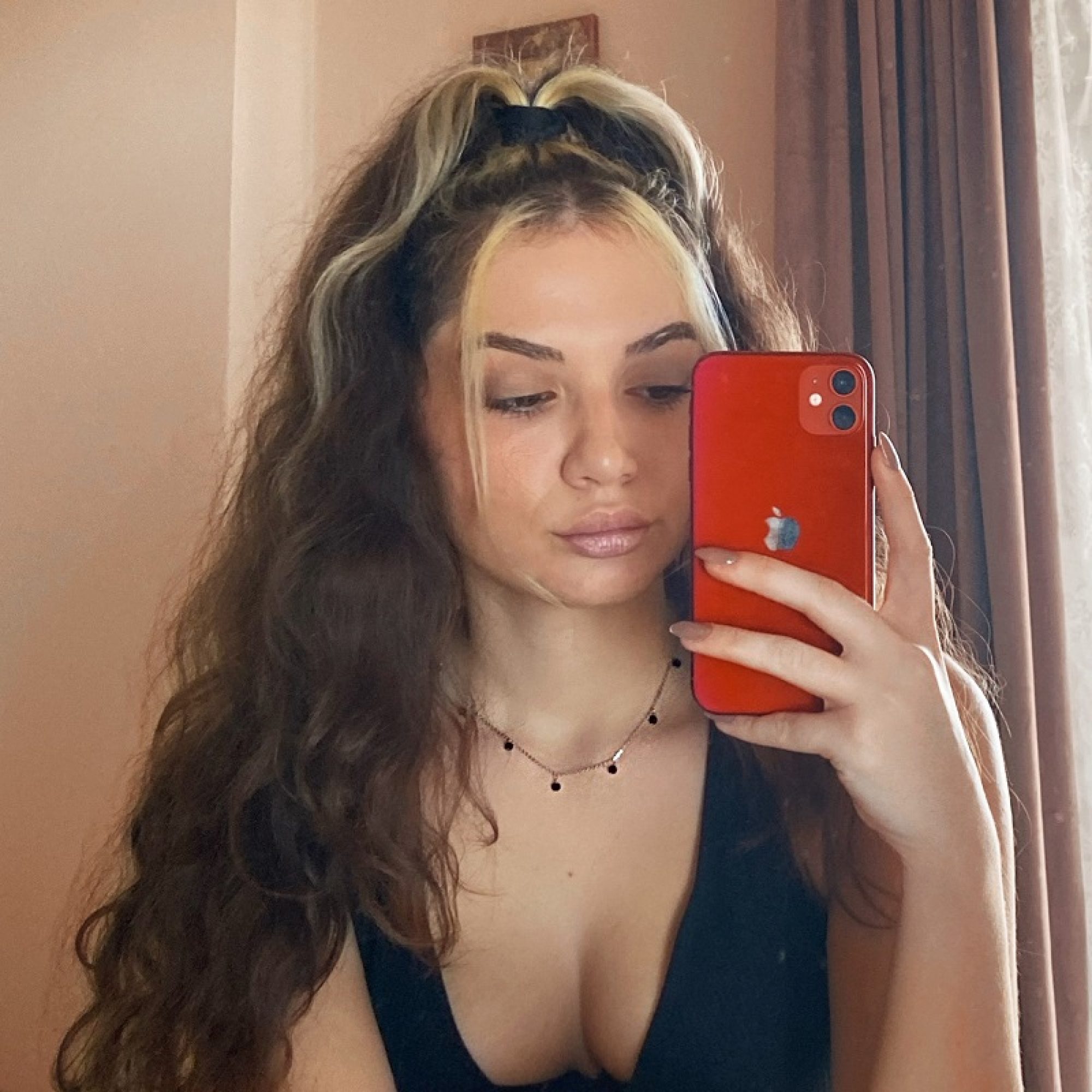 Κολιέ με μαύρες πέτρες