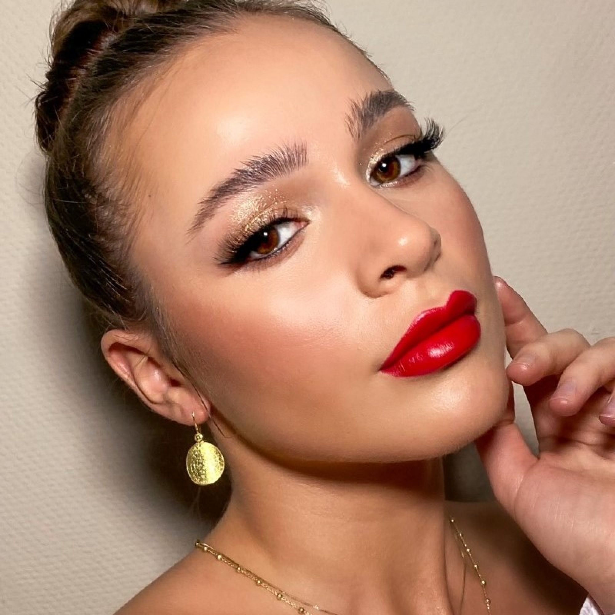 wear it like @stavroula.p.mua