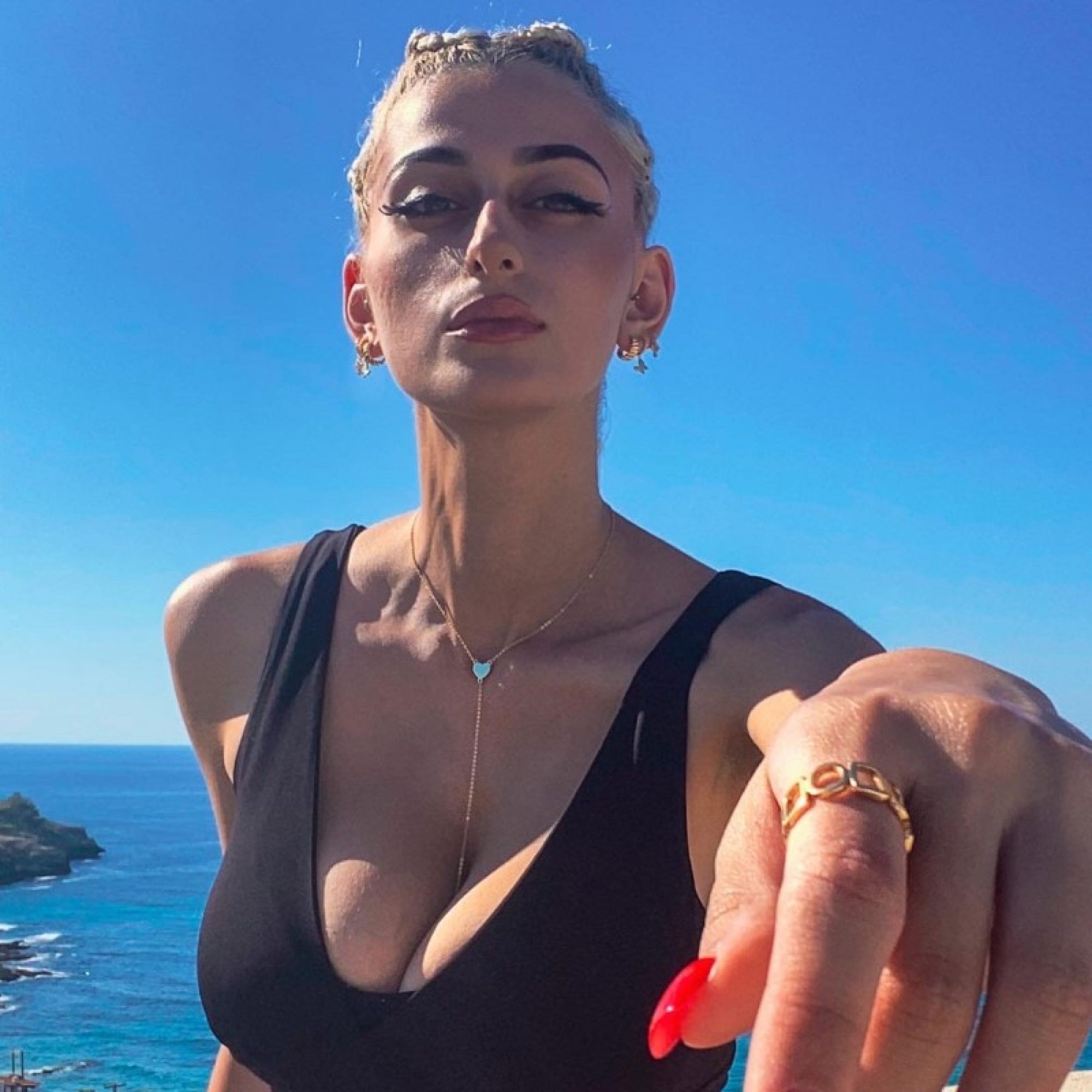 Επίχρυσο κολιέ σε στυλ Υ με καρδιά