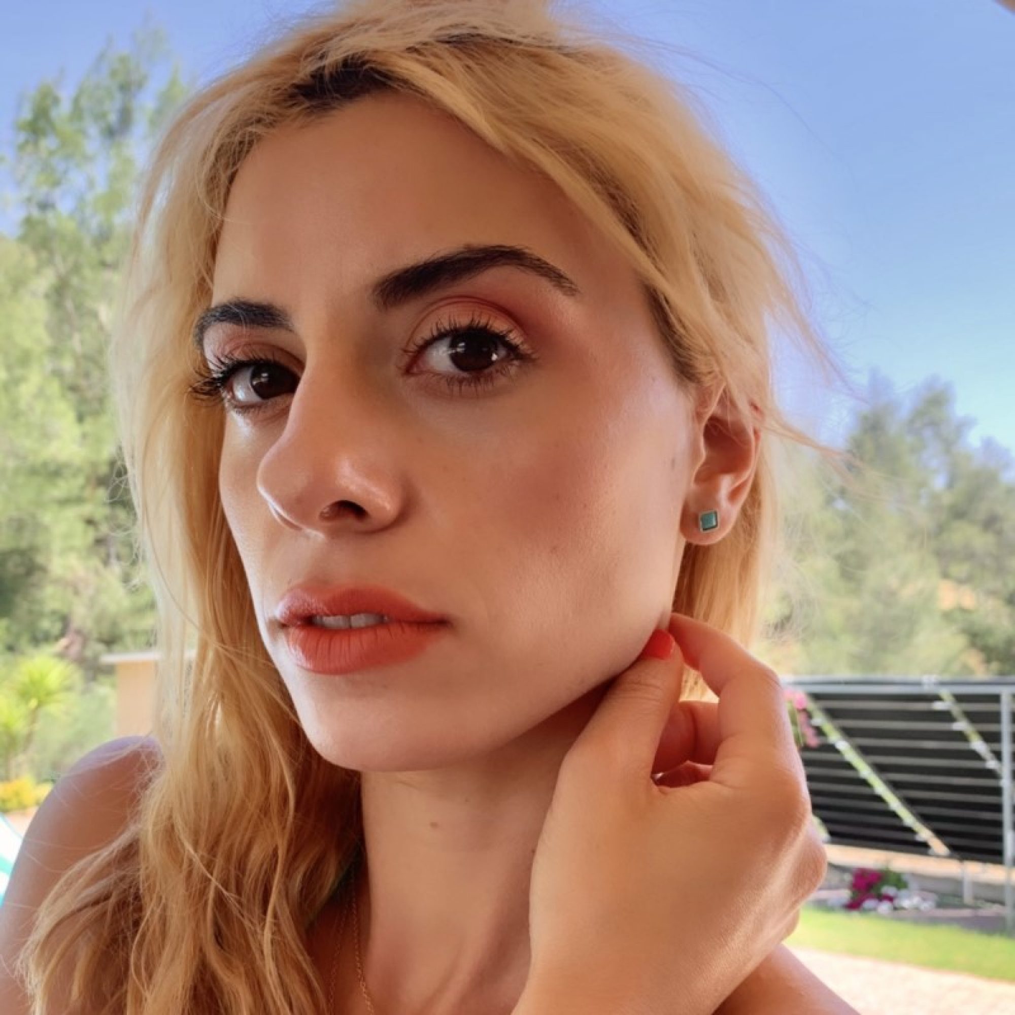 Σκουλαρίκια καρφωτά με πέτρα τιρκουάζ