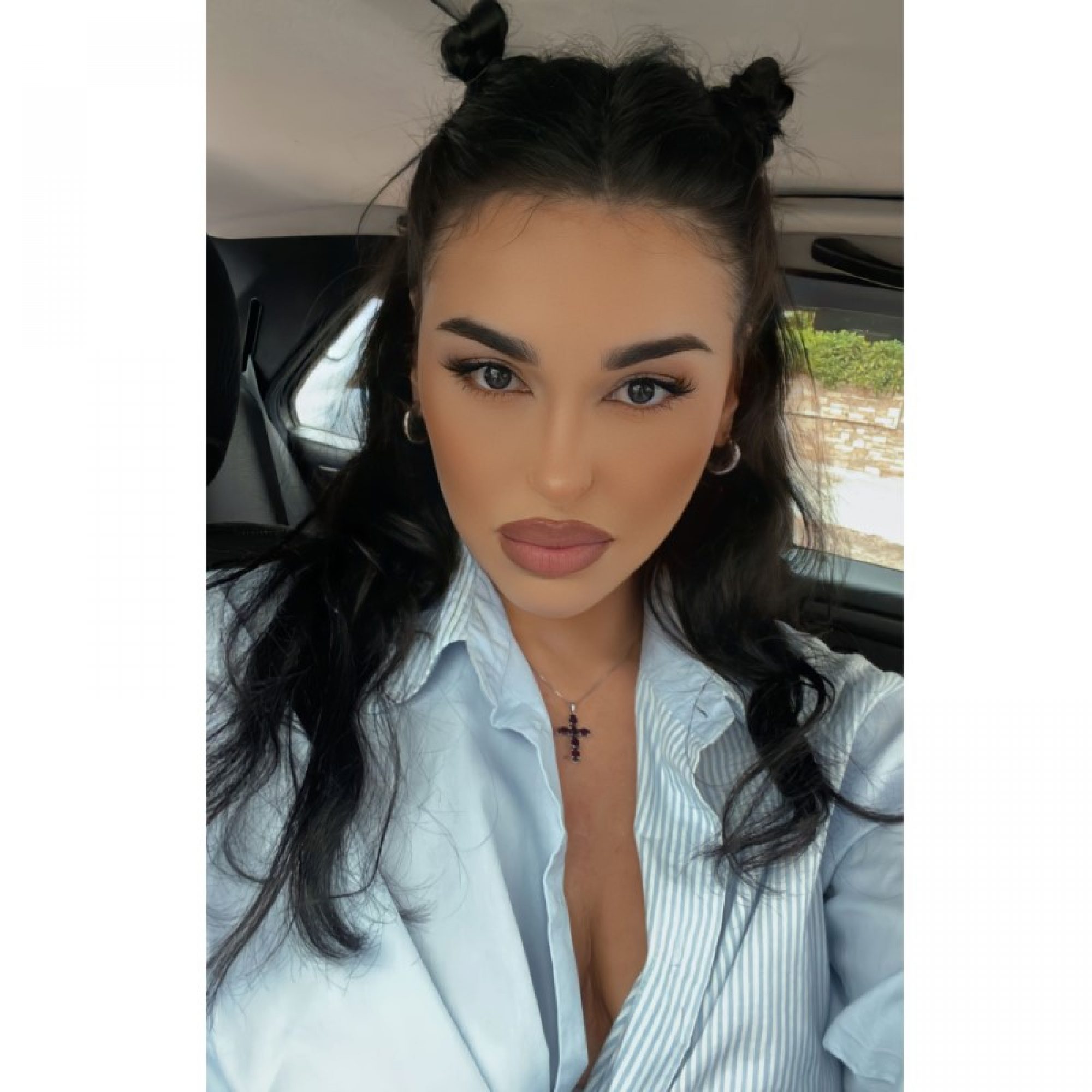 Σταυρός με πέτρες γρανάδα 