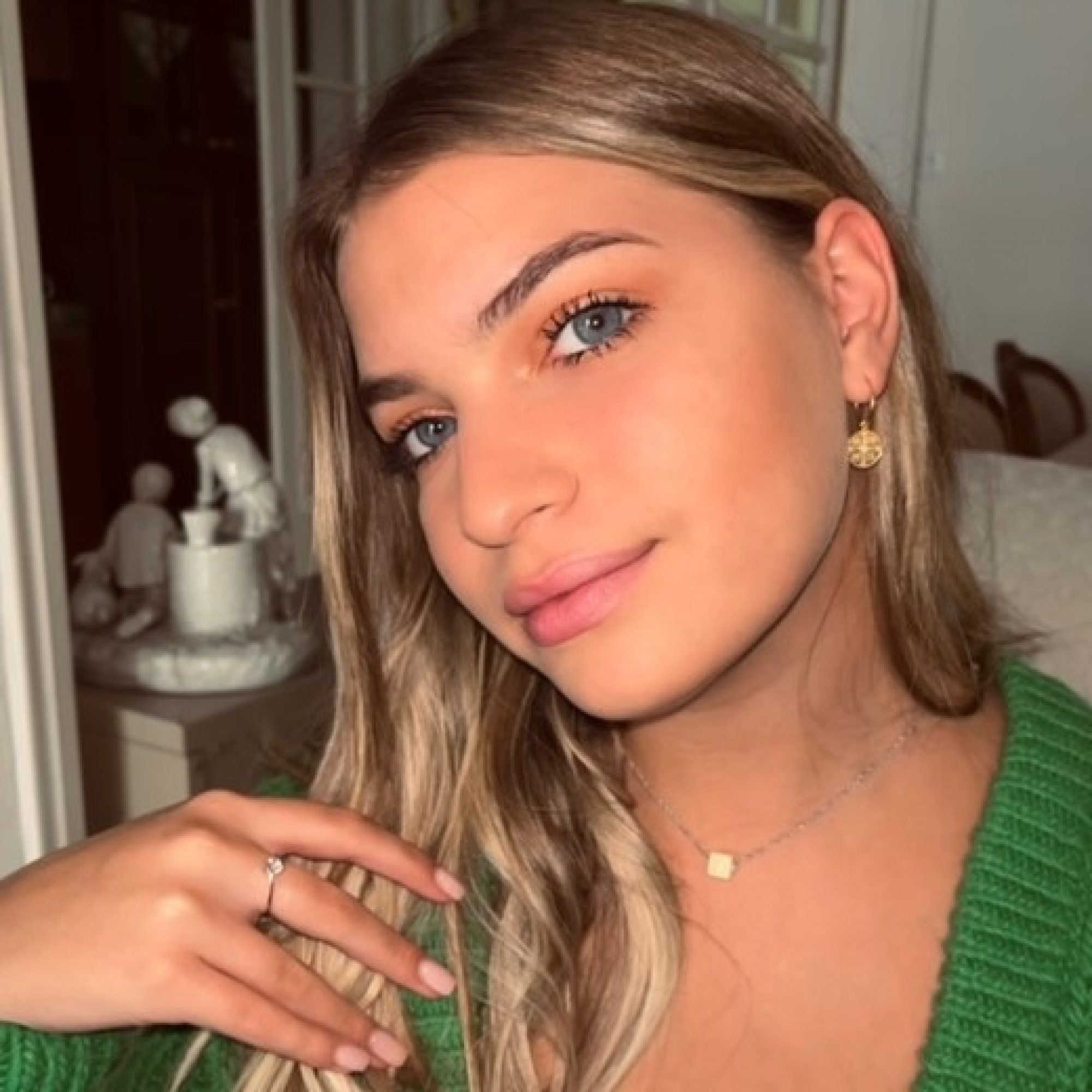 Σκουλαρίκια κωνσταντινάτα κρεμαστά επίχρυσα