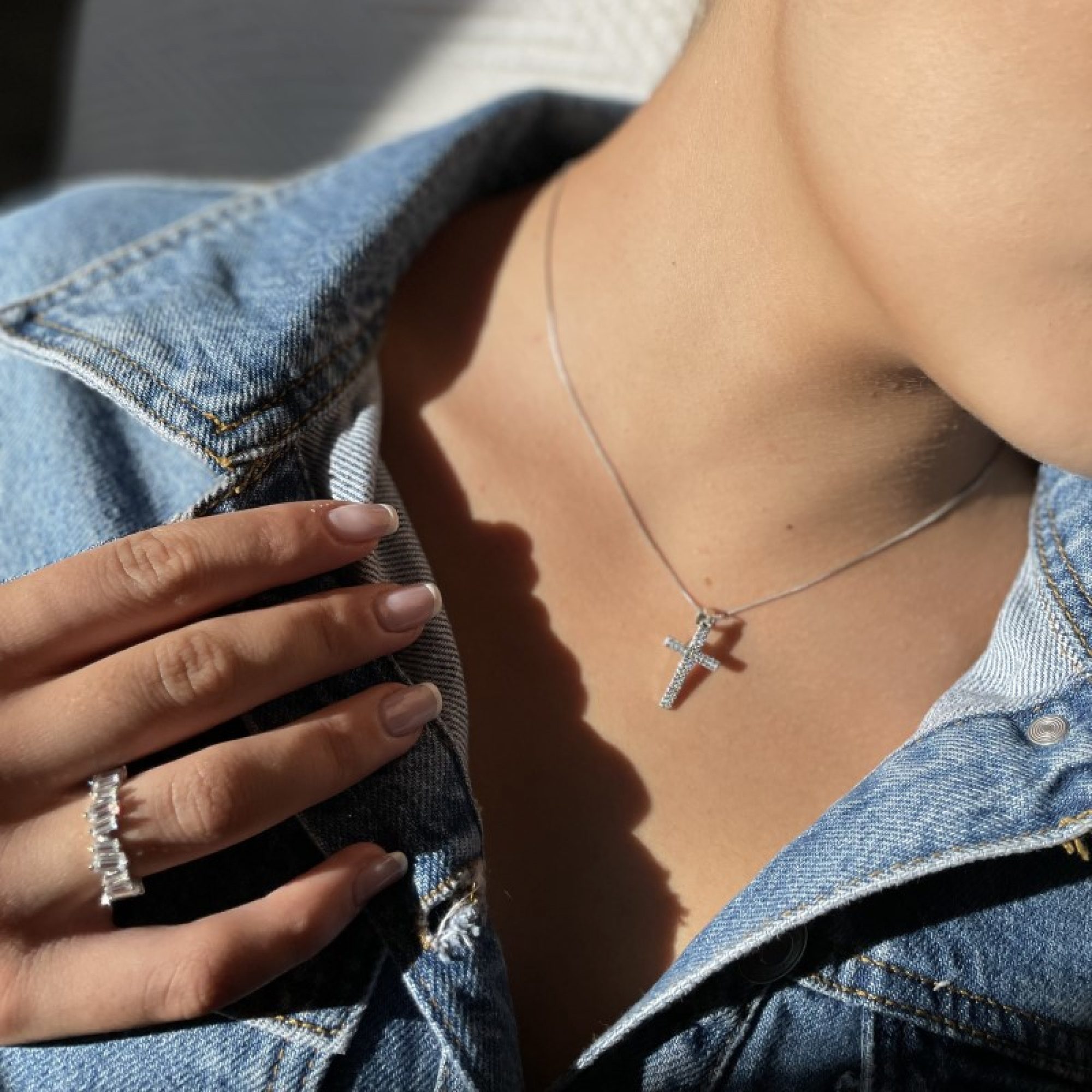 Σταυρός με ζιργκόν πέτρες