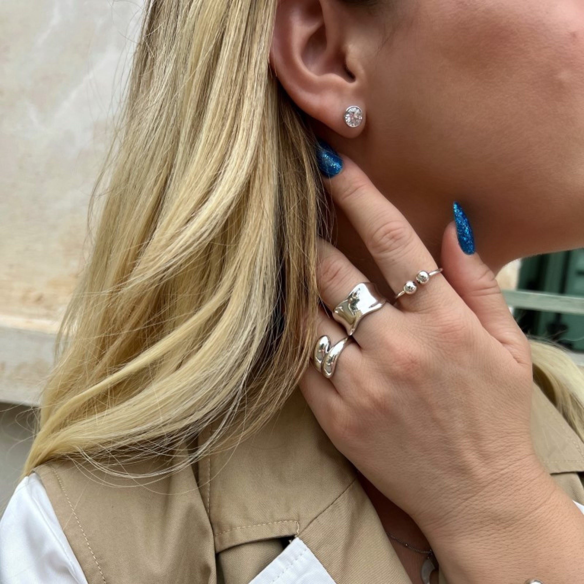 Σκουλαρίκια καρφωτά με πέτρα ζιργκόν