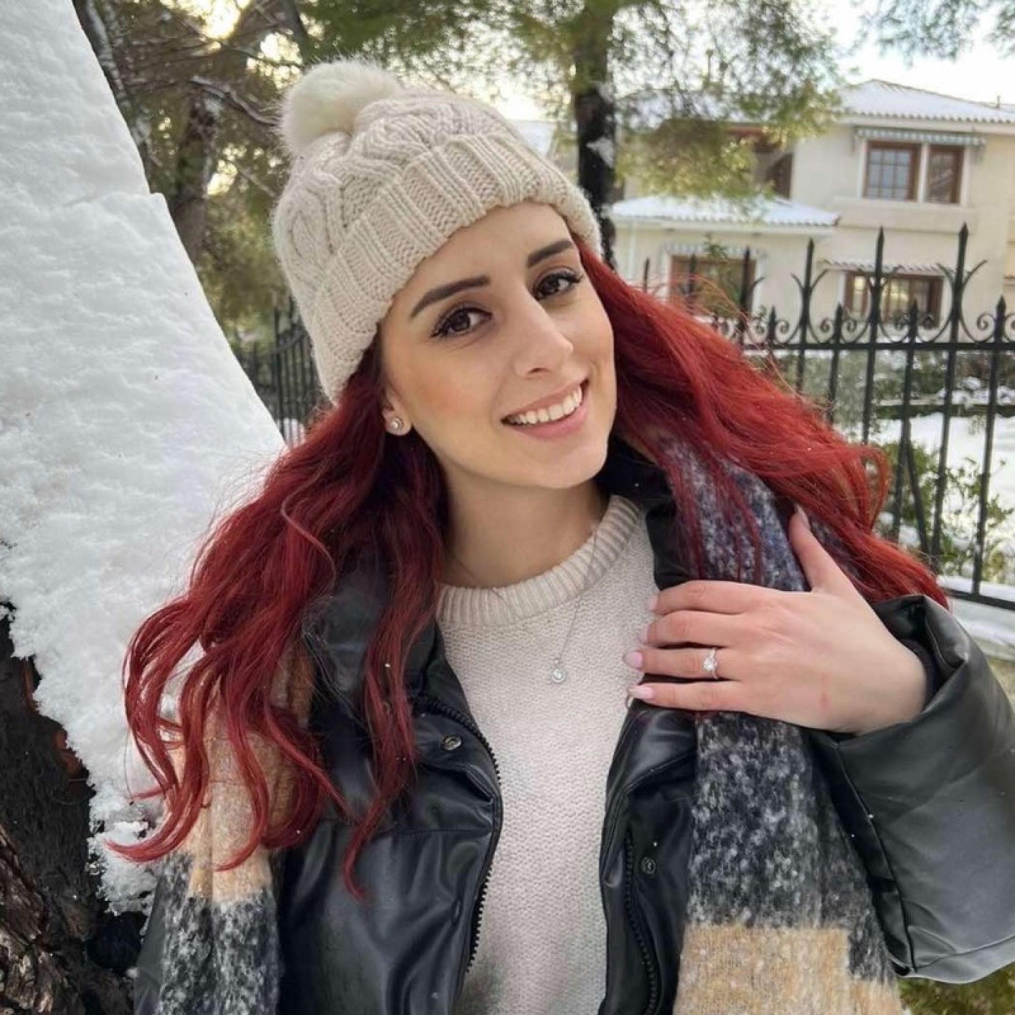 Κολιέ με πέτρες ζιργκόν