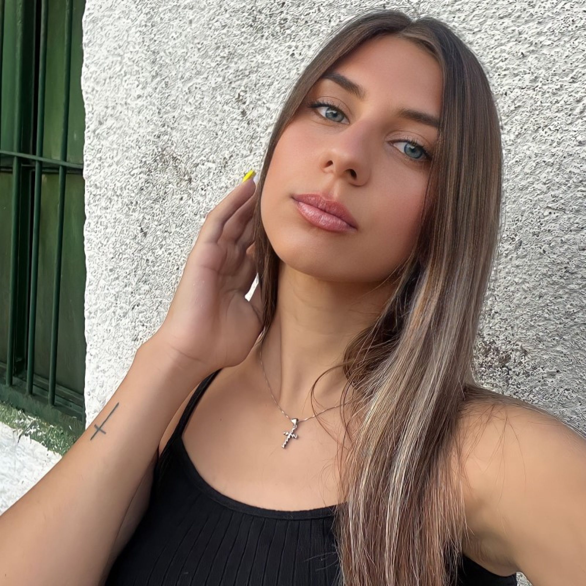 Σταυρός με ζιργκόν πέτρες