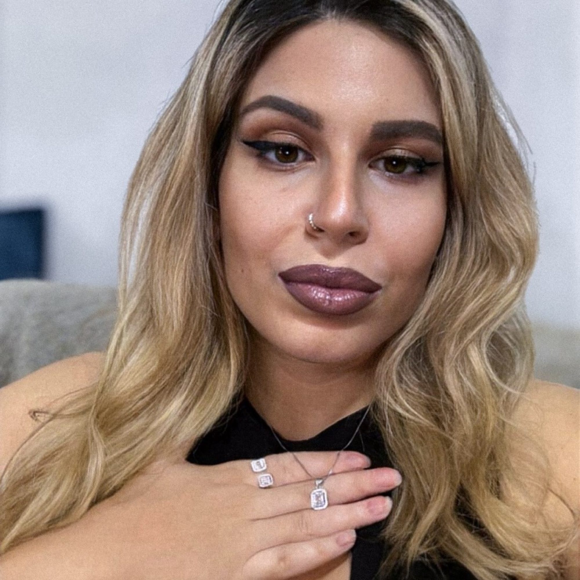 Κολιέ με πέτρες ζιργκόν