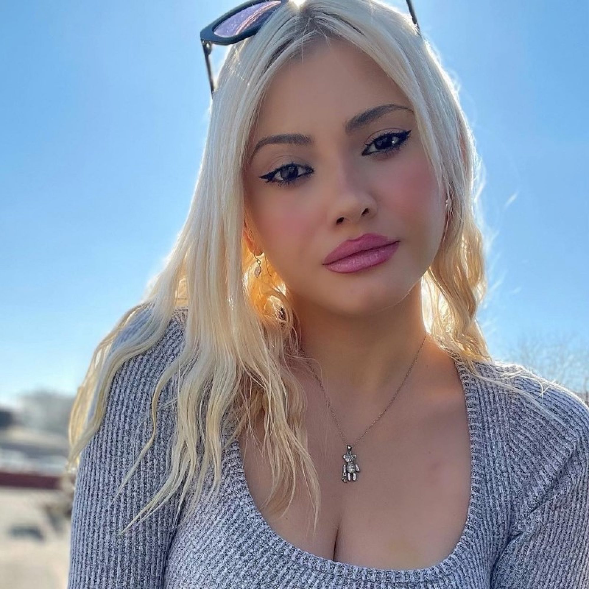 Κολιέ αρκουδάκι με πέτρες ζιργκόν