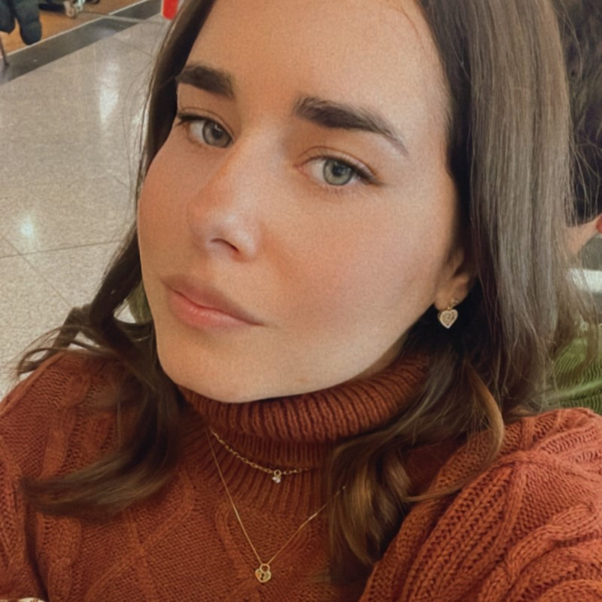 Επίχρυσα σκουλαρίκια με πέτρες ζιργκόν