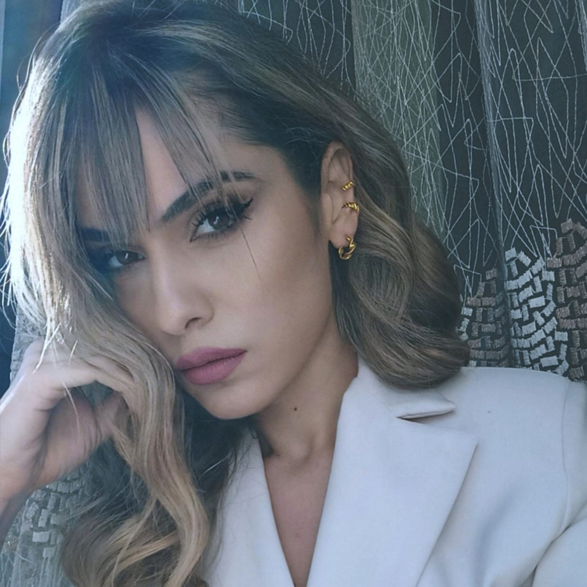 Επίχρυσα σκουλαρίκια στριφτά 