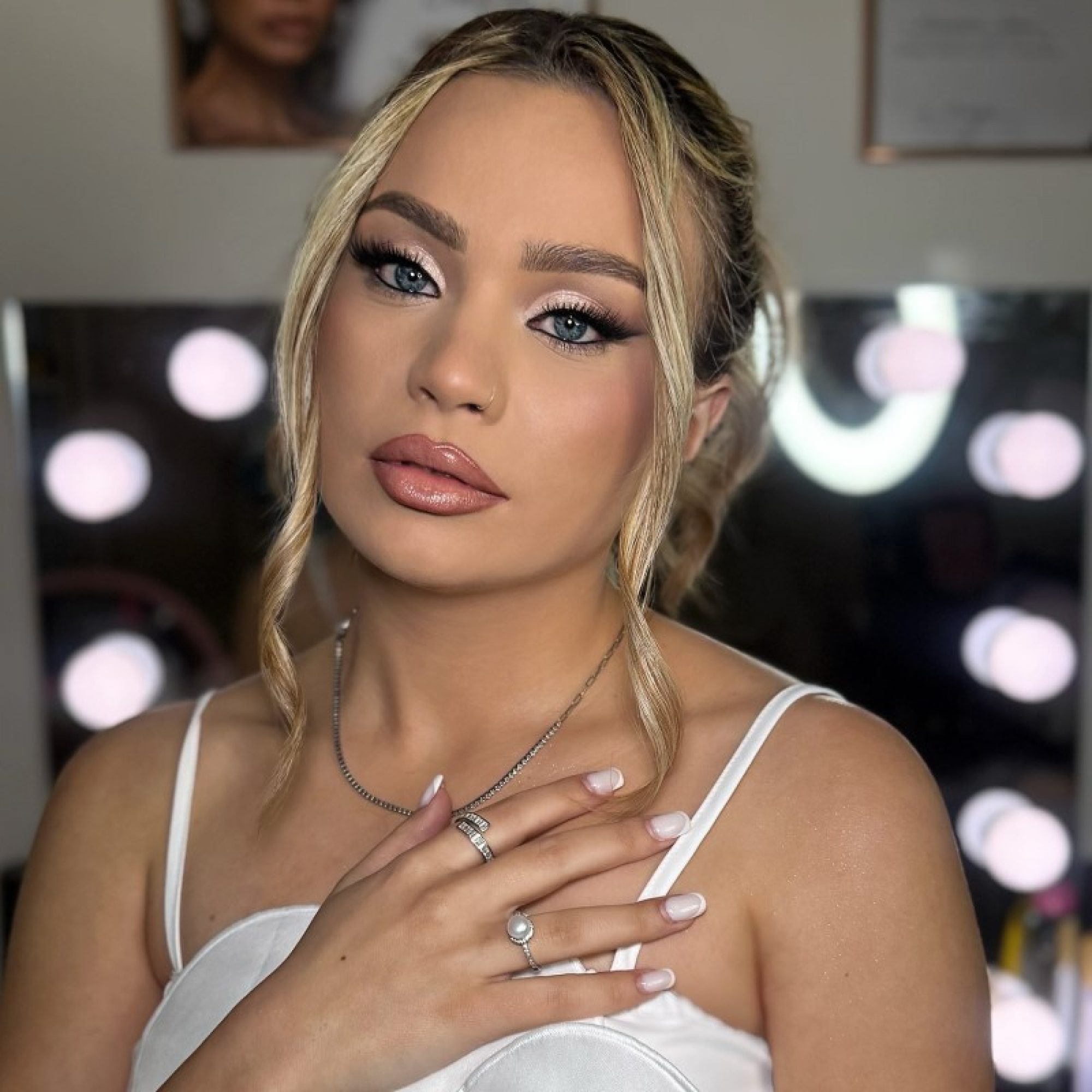 Δαχτυλίδι με πέτρες ζιργκόν