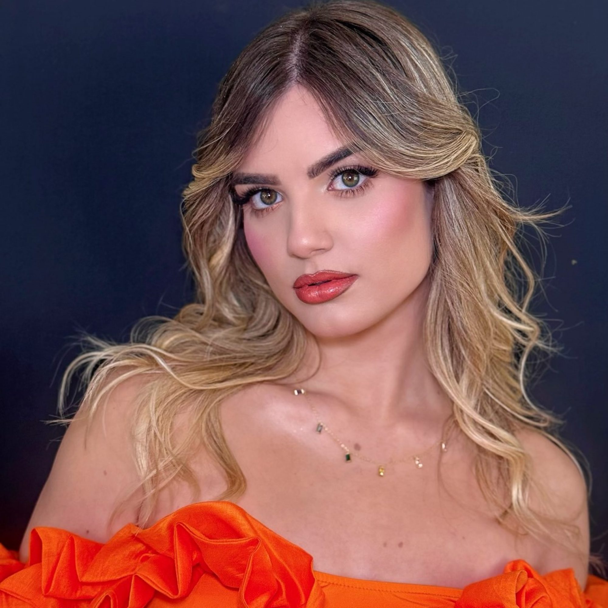 Κολιέ επίχρυσο με χρωματιστές πέτρες