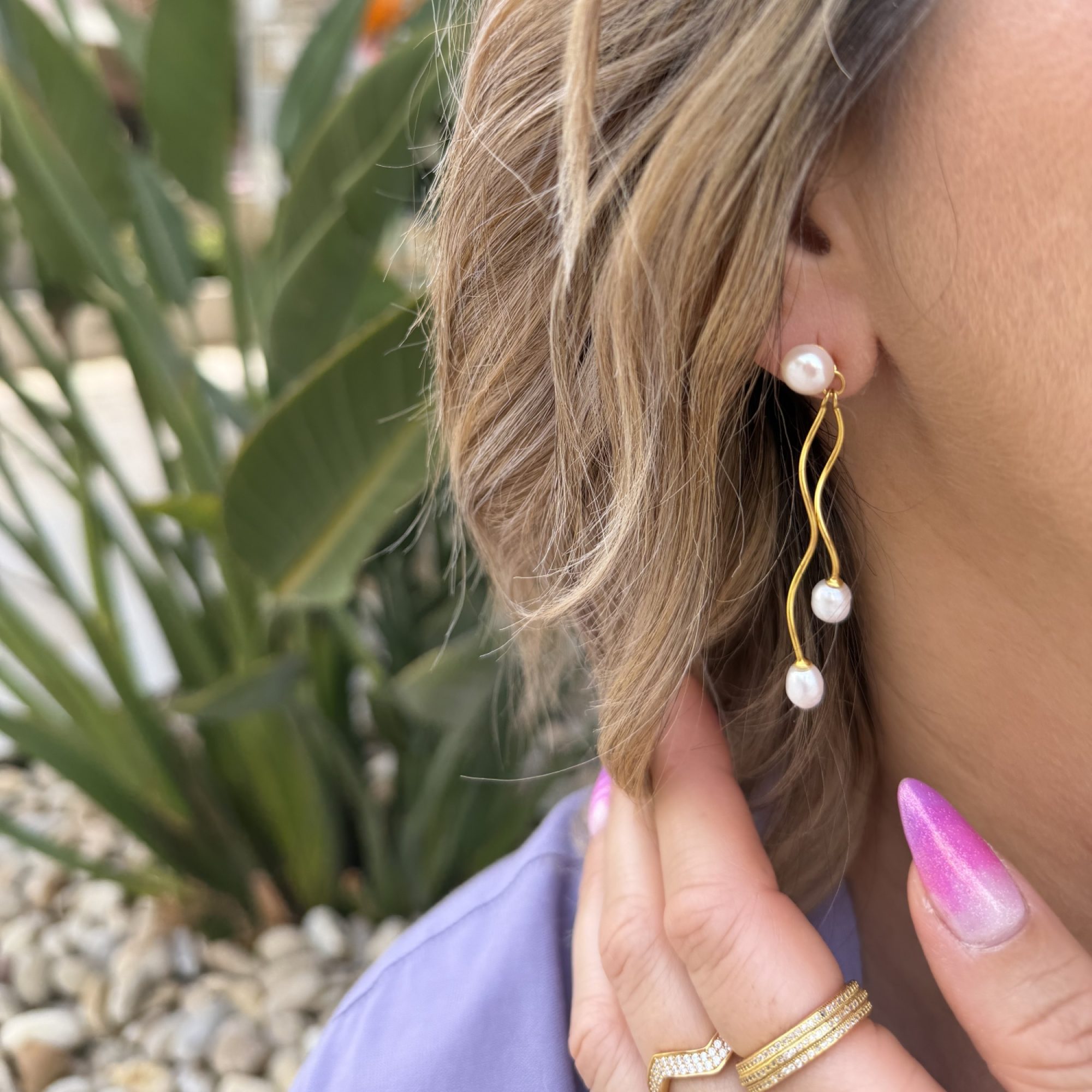 Gold plated earrings with pearls