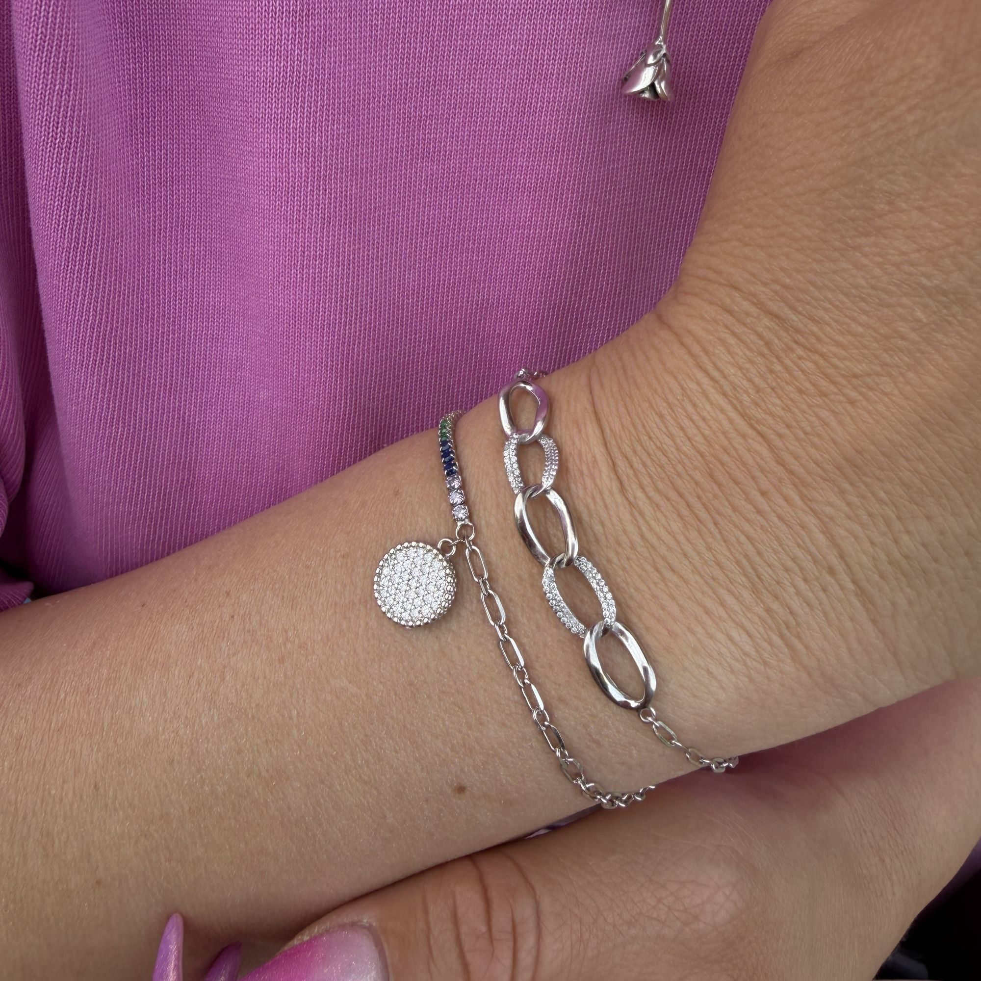 Bracelet with zircon stones