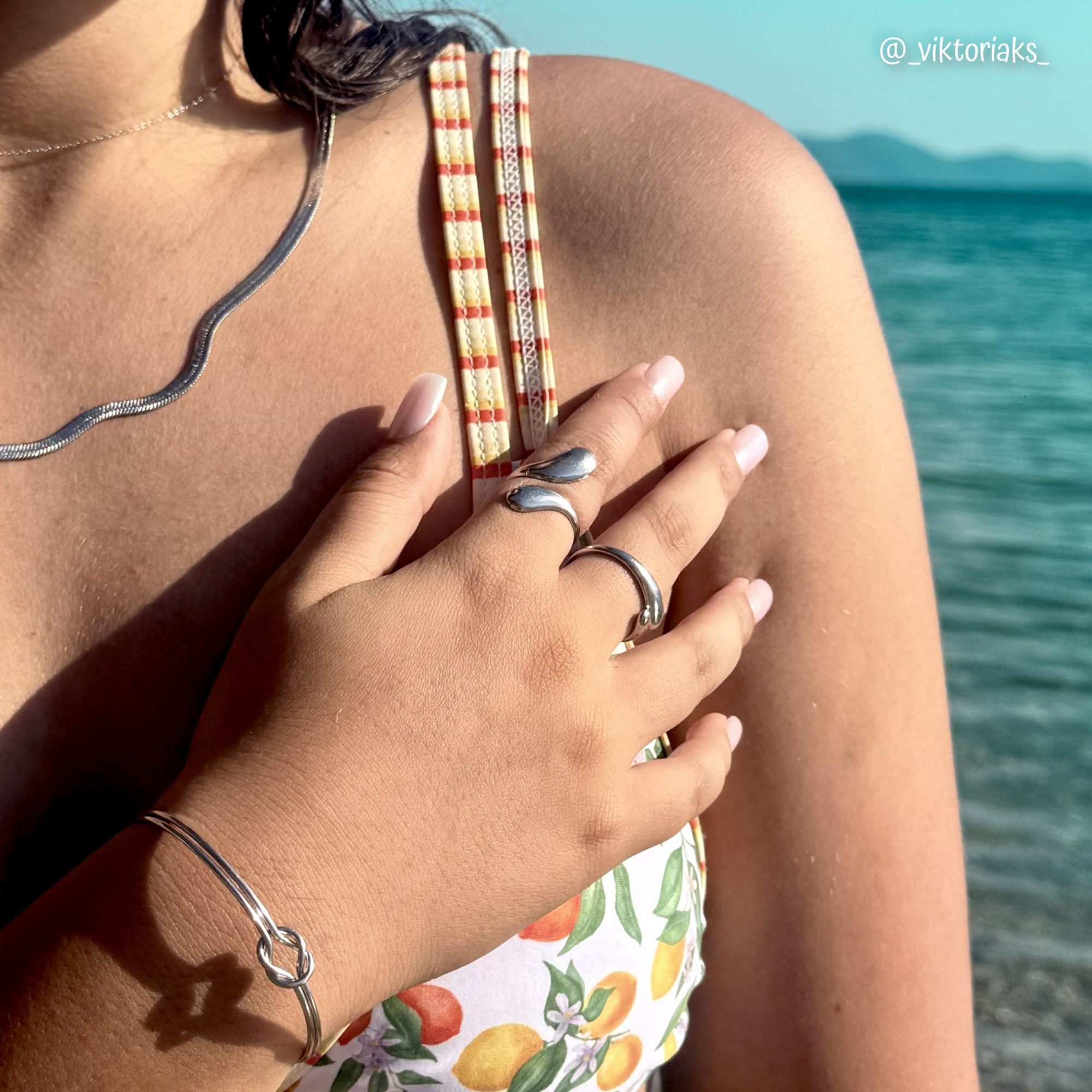 Adjustable bracelet 