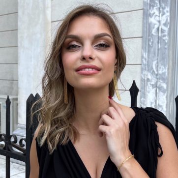 Επίχρυσα σκουλαρίκια με πέτρες σμαράγδι