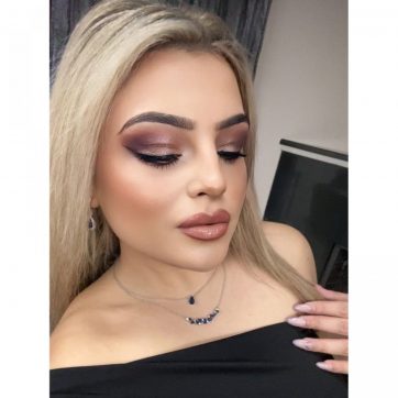 Double necklace with sapphire stones