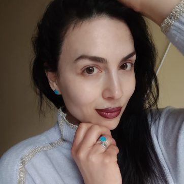 Silver ring with turquoise stone