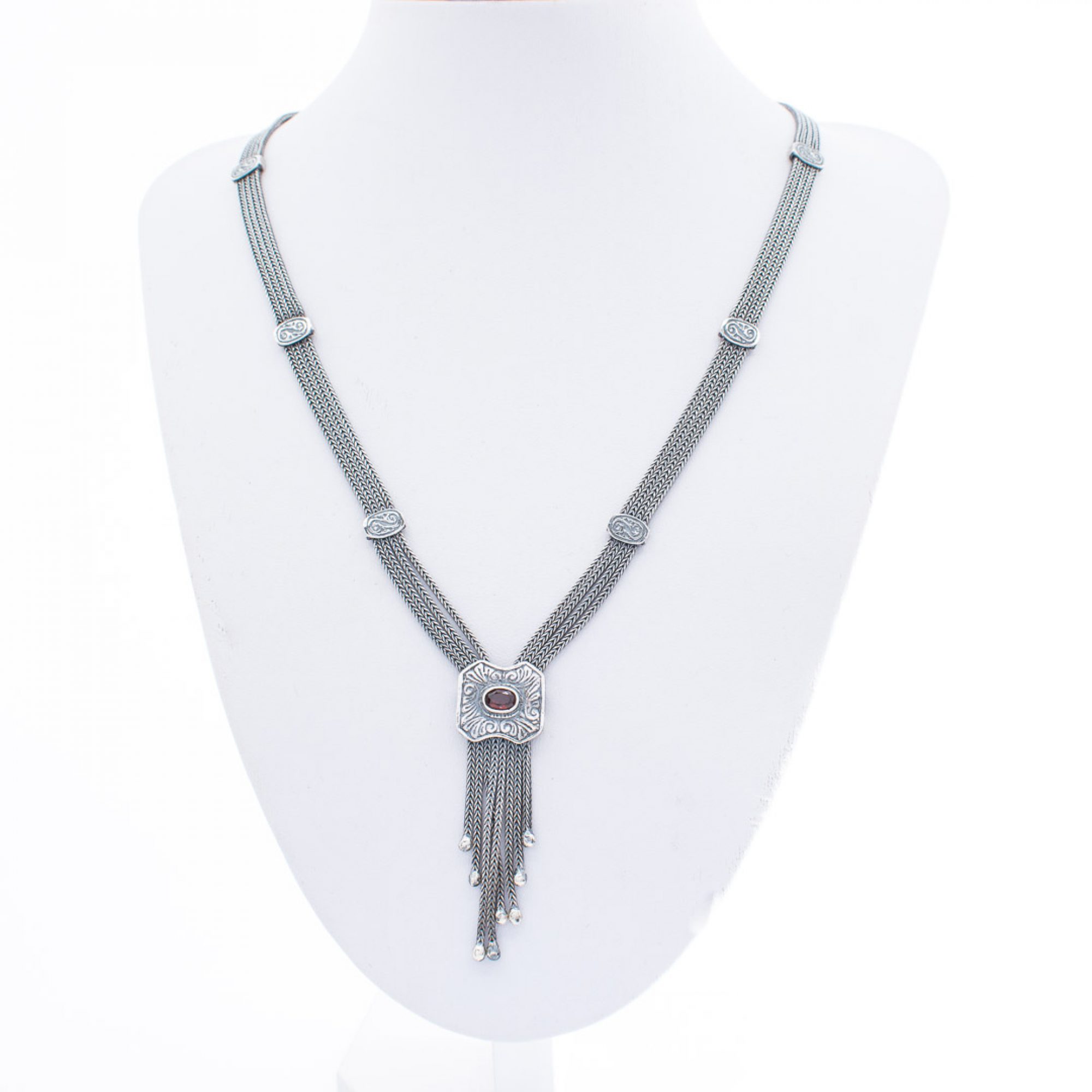 Oxidised necklace with garnet 