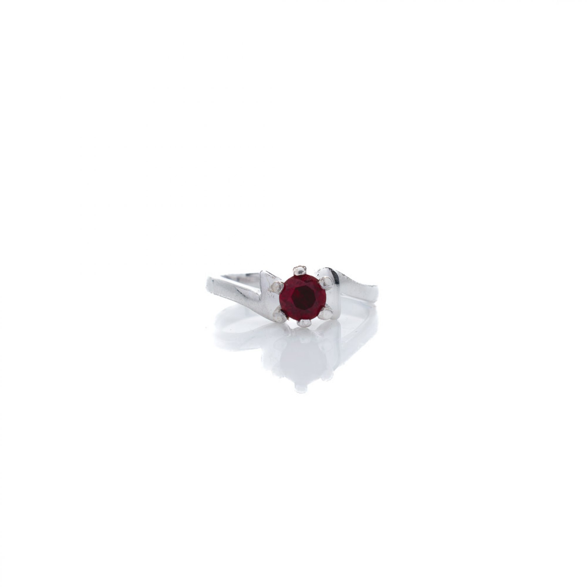 Ring with natural zircon stone