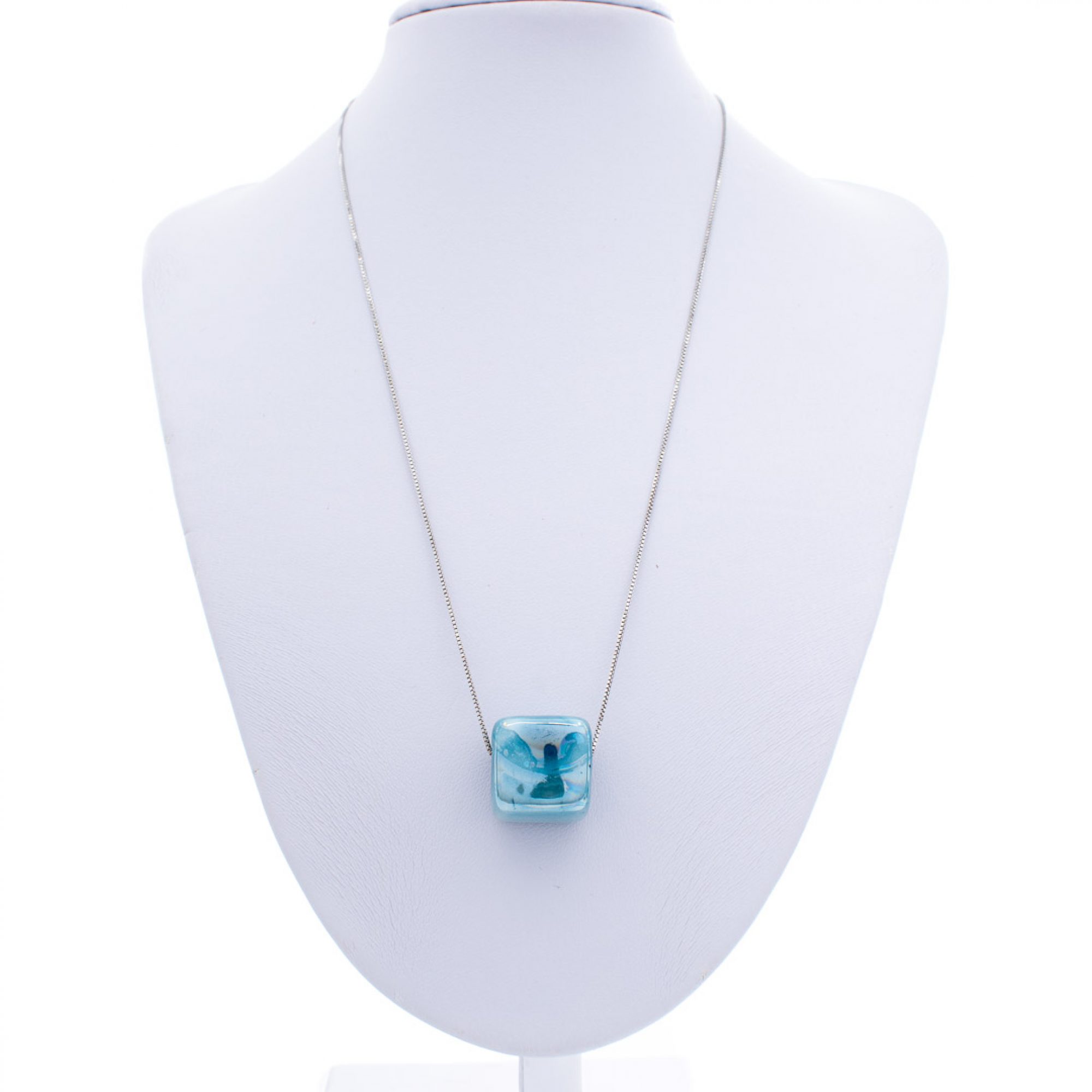 Κολιέ με σκούρα βεραμάν χάντρα