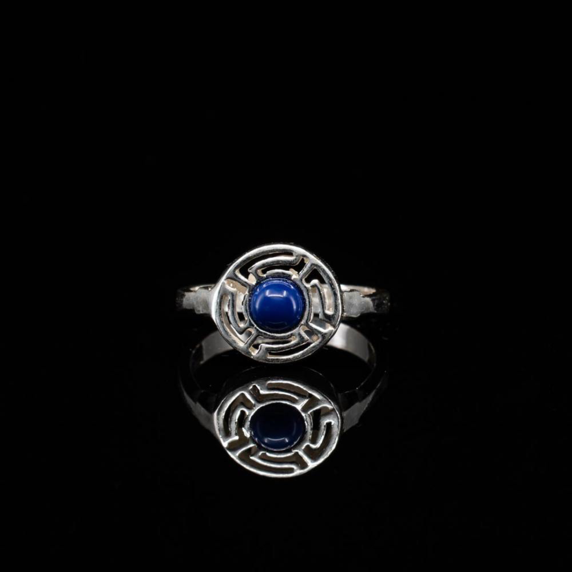 Meander ring with lapis lazuli stone