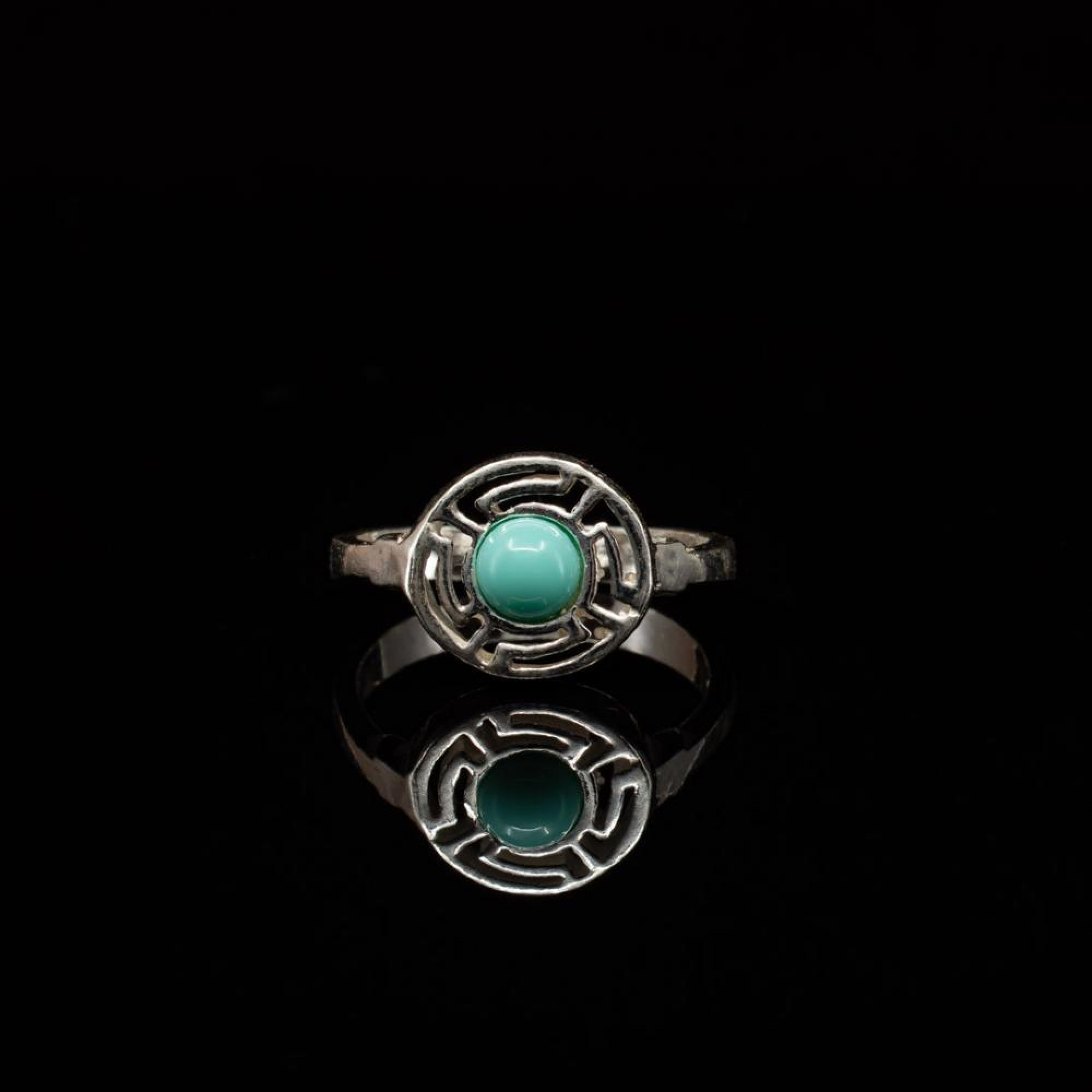 Meander ring with turquoise stone