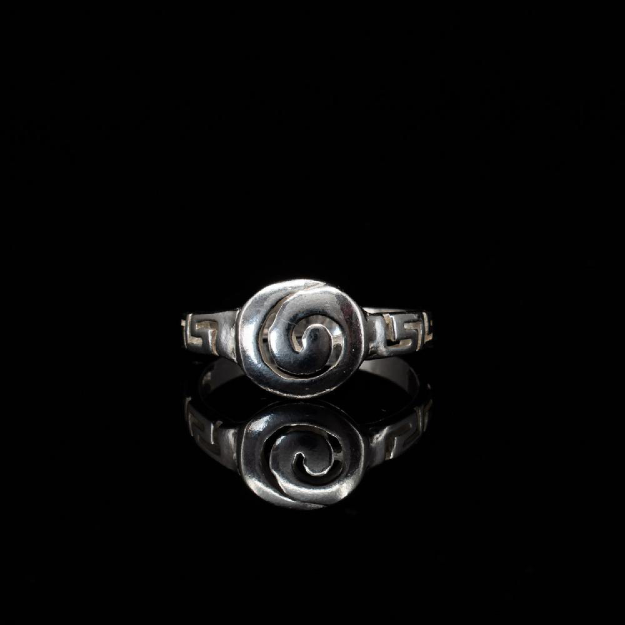 Δαχτυλίδι σπείρα με μαίανδρο