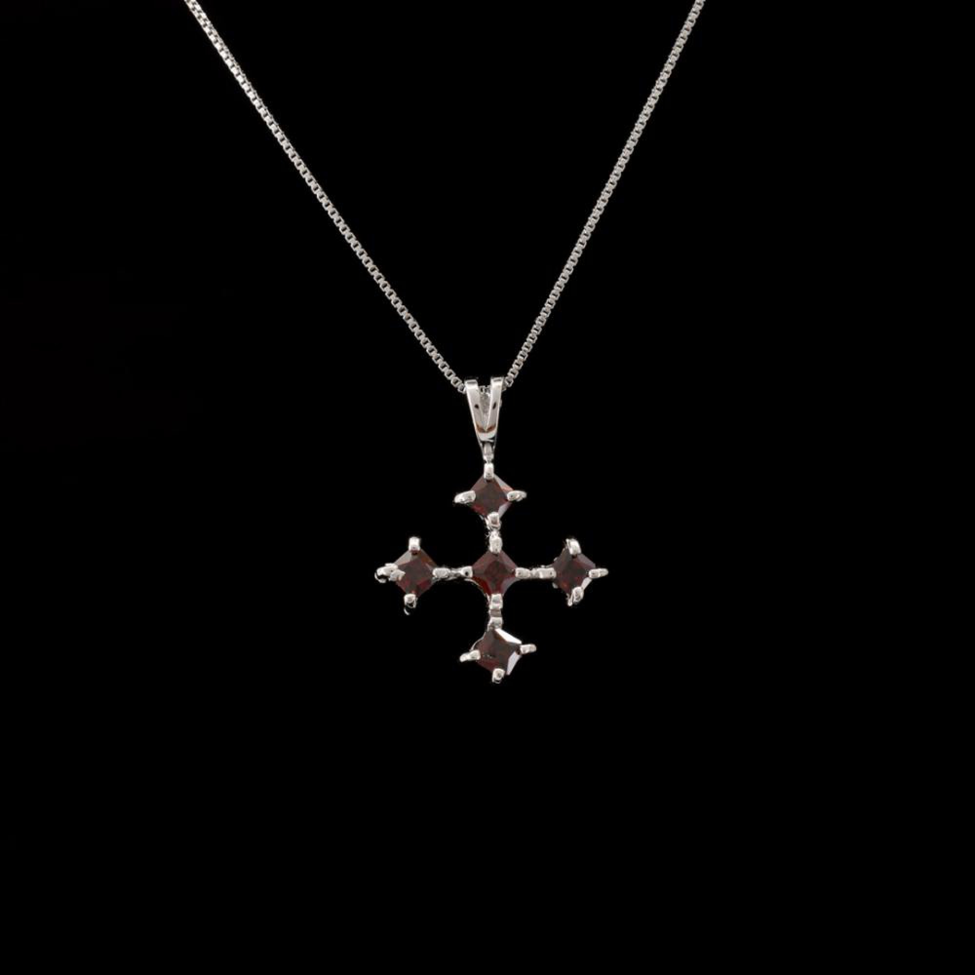 Σταυρός με πέτρες γρανάδα 