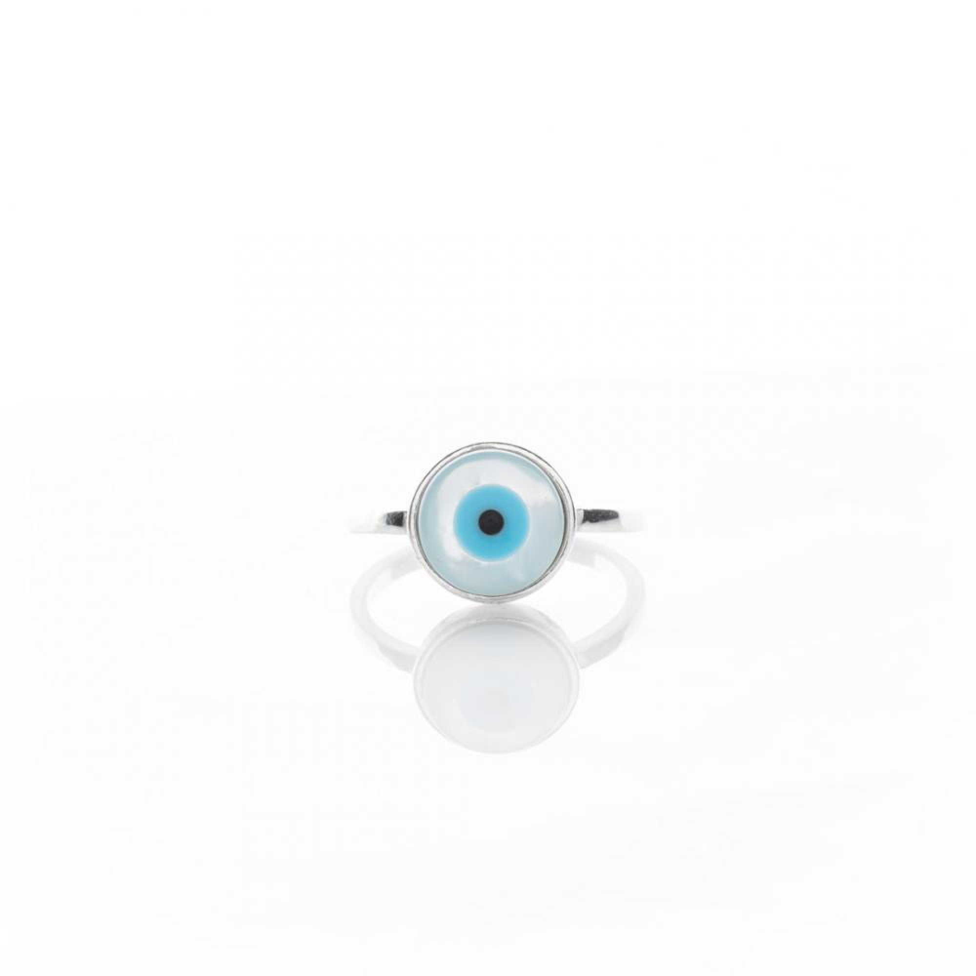 Eye ring with mother of pearl