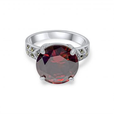 petsios Ring with garnet and marcasites