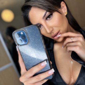 petsios wear it like @apostolina__k