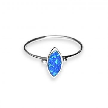 petsios Silver ring with opal stone