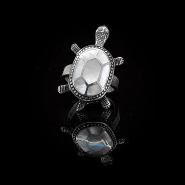 petsios Ring with mother of pearl and marcasites